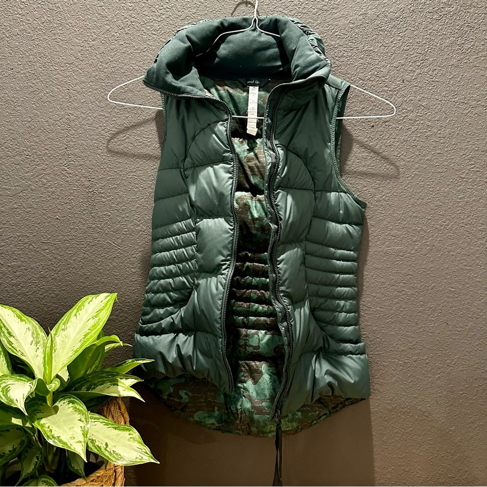 SOLD Lululemon Fluffin Awesome Vest